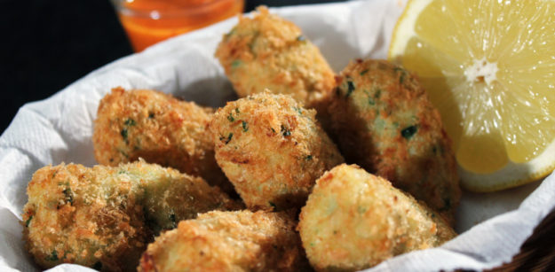 Bolinho de bacalhau crocante